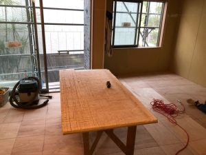 東京都文京区にて、耐震補強に伴い置床工事を行いました。