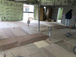 千葉県佐倉市にて、ビル改修の置床工事を行いました。