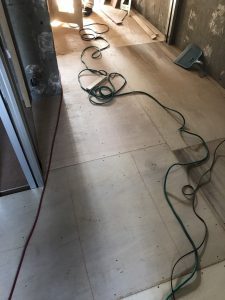 東京都世田谷区のビルにて、遮音二重床(MPR工法)置床工事を致しました。