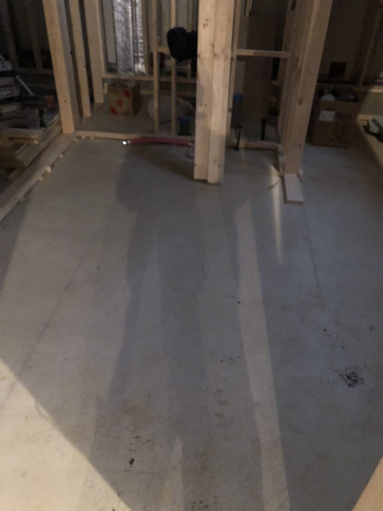 東京都府中市の新築作業所にて、置床工事を行いました！（フクビ化学工業フリーフロアCP、EP）