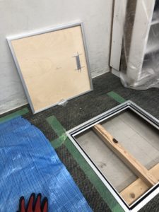 東京都豊島区池袋のビルにて、ジムの置床工事を行いました。