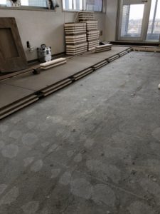 東京都稲城市のマンションにて、置床工事を行いました。（フクビ化学工業フリーフロアEP）