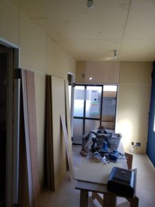 東京都江戸川区の社員寮にて、ワンルームからシャワールームへ改修工事を行いました。