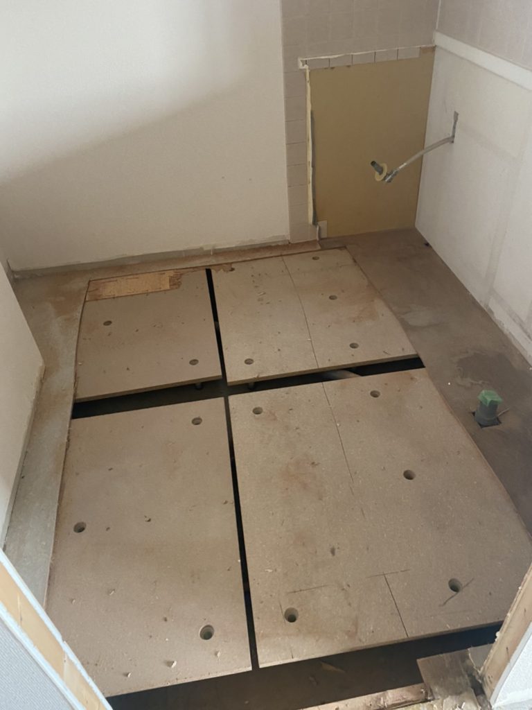 神奈川県相模原市中央区のマンションにて、内装工事として置床工事を行いました（乾式二重床）