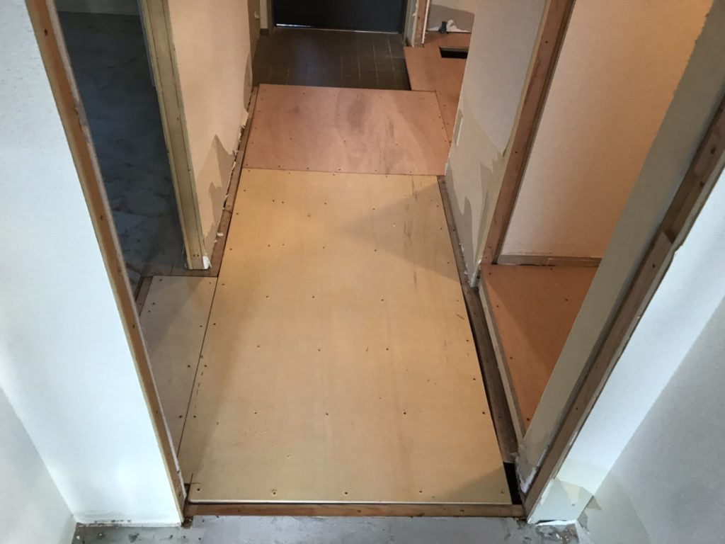 神奈川県相模原市中央区のマンションにて、内装工事として置床工事を行いました（乾式二重床）