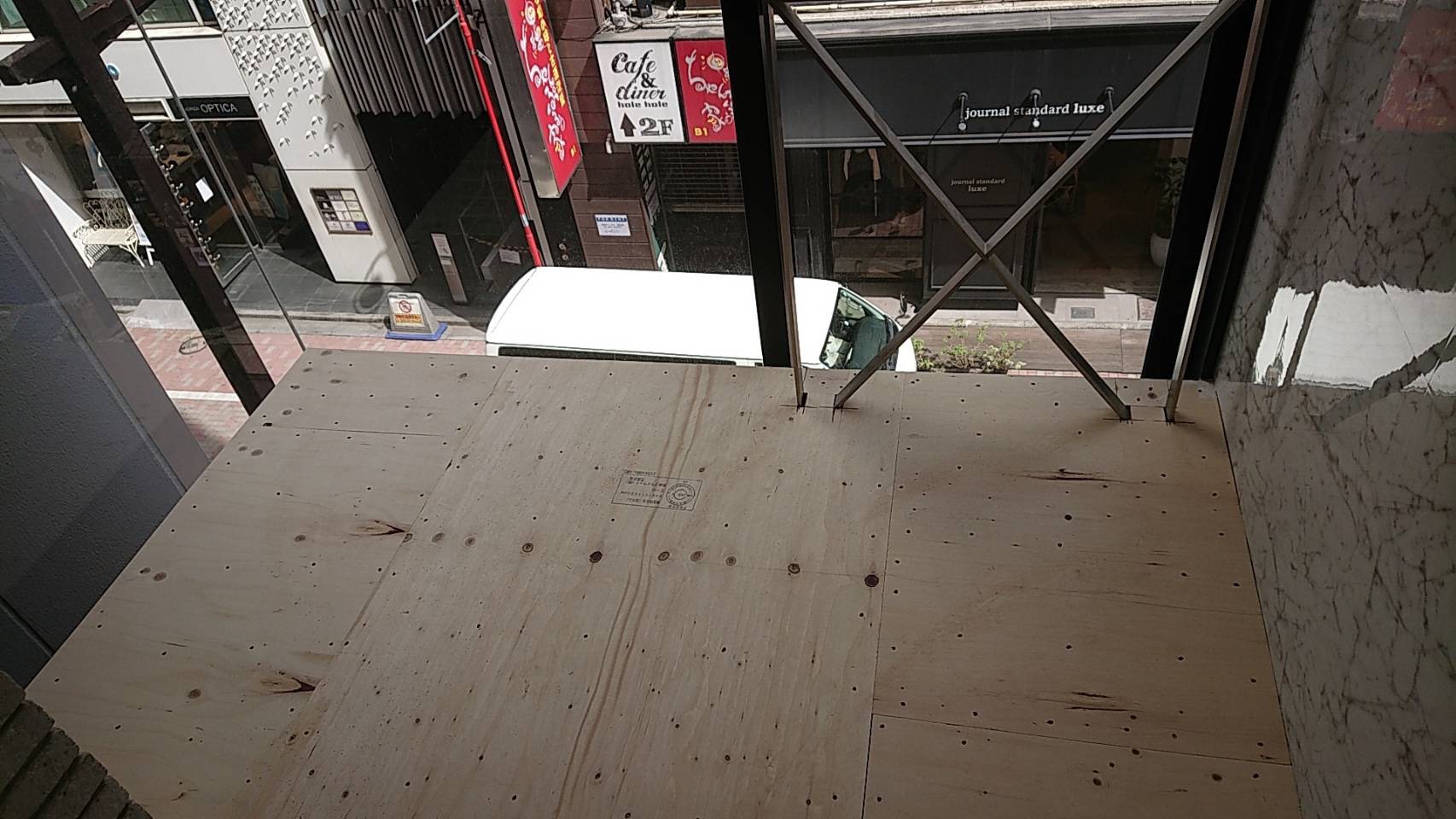 東京都中央区銀座のビルにて、置床工事を行いました。（フクビ化学工業乾式二重床）【秀和建工】