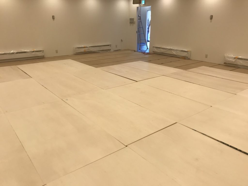 千葉県茂原市のヨガスタジオにて、置床工事を行いました。（フクビ化学工業フリーフロアCP）【秀和建工】