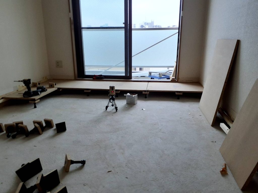 東京都品川区のマンションにて、床リフォーム置床工事を行いました。（フクビ化学工業フリーフロアCP）【秀和建工】
