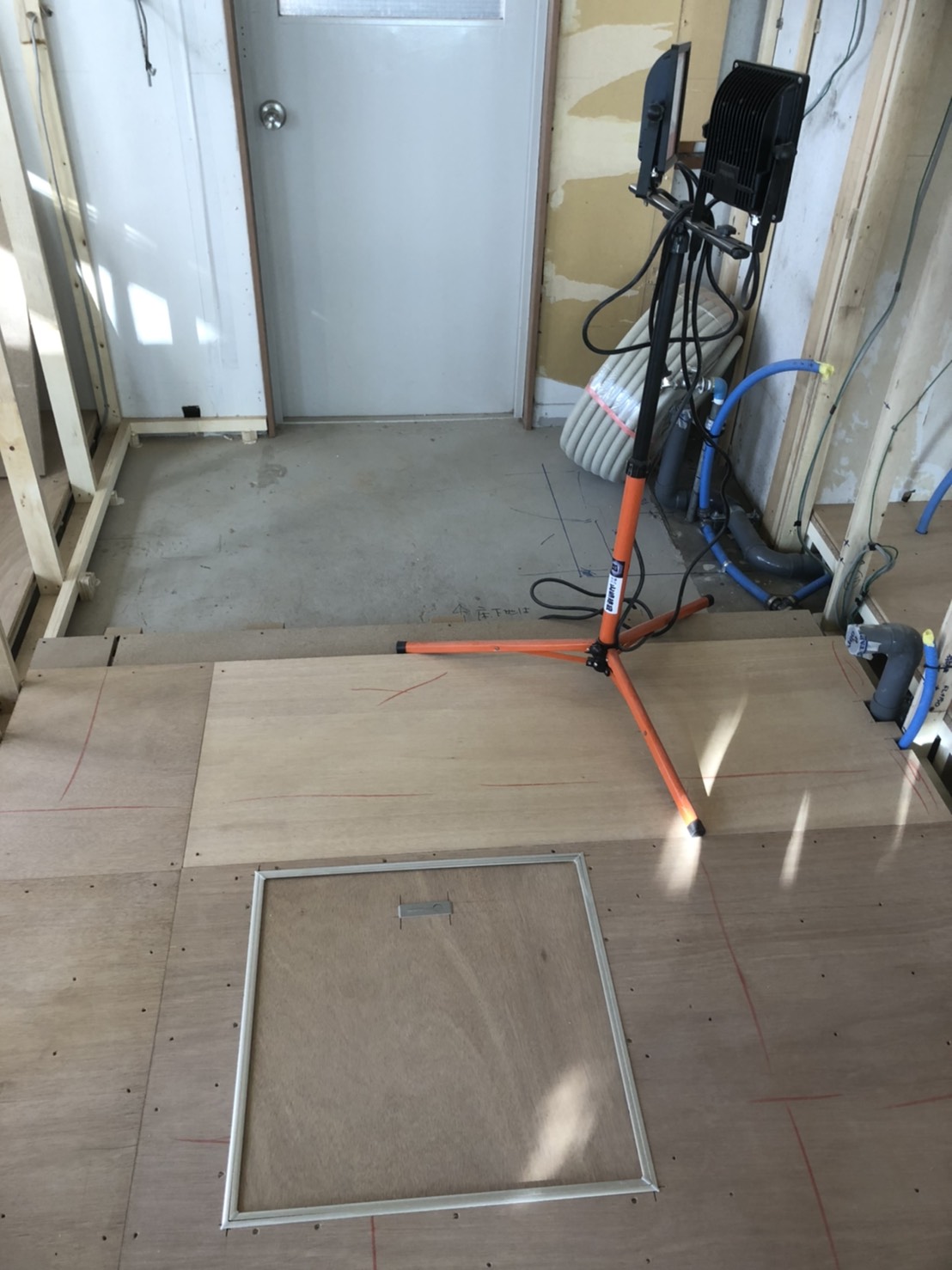 千葉県松戸市の保育所にて、置床工事を行いました。（乾式二重床）【秀和建工】