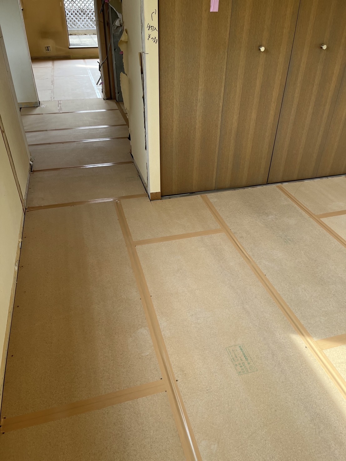 神奈川県秦野市のマンションにて、置床工事を行いました。（乾式二重床）【秀和建工】