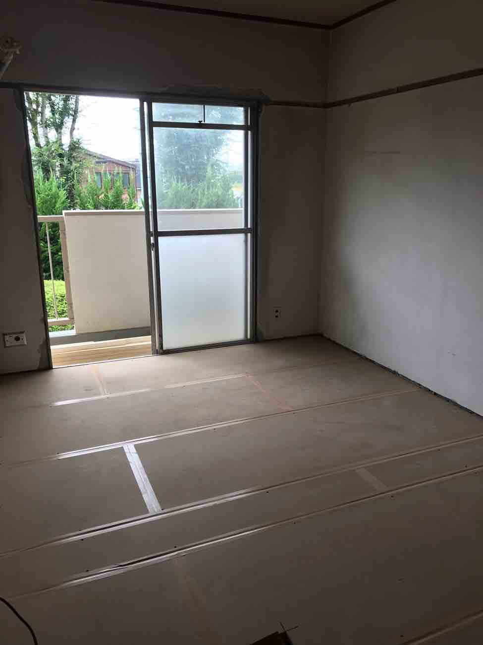 東京都東久留米市の団地にて置床工事を行いました。（乾式二重床）【秀和建工】