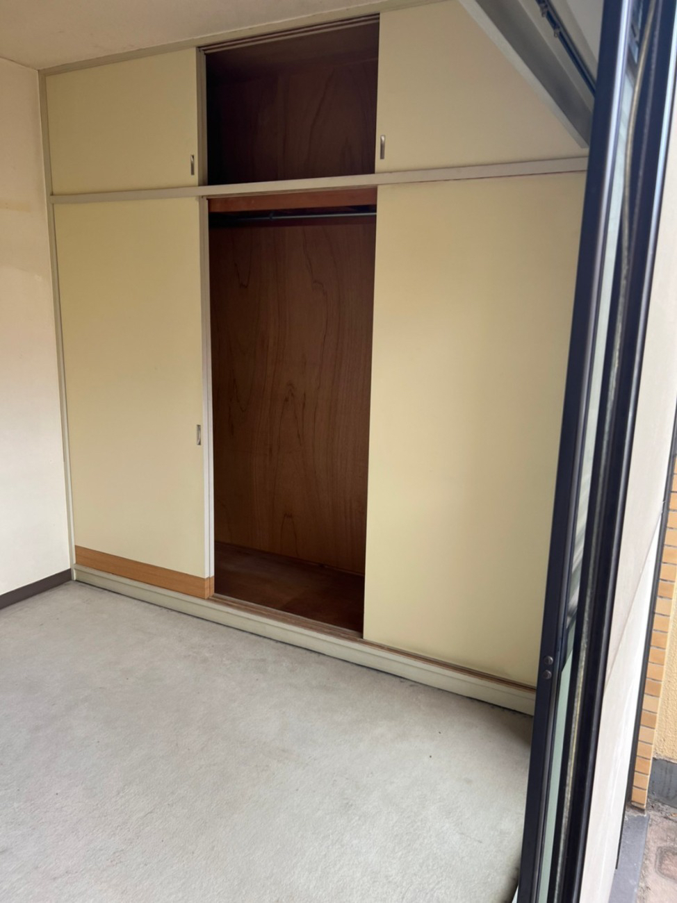 東京都足立区のマンションにて、１day置床工事を行いました。（乾式二重床）【秀和建工】