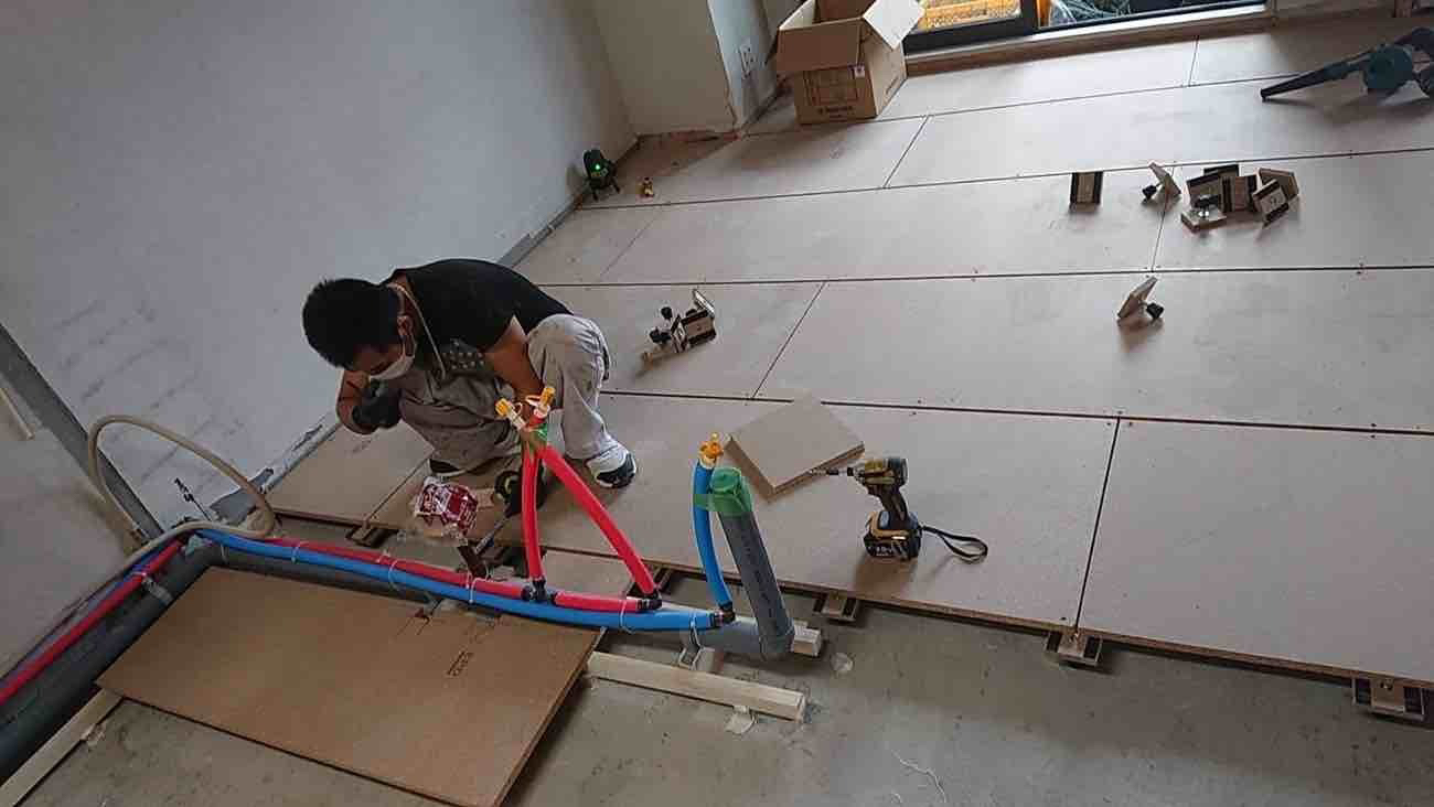 神奈川県横浜市保土ヶ谷区のマンションにて、１day置床工事を行いました。（乾式二重床）【秀和建工】