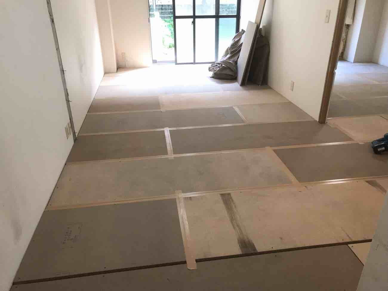 東京都青梅市のマンションにて、置床工事を行いました。（乾式二重床）【秀和建工】