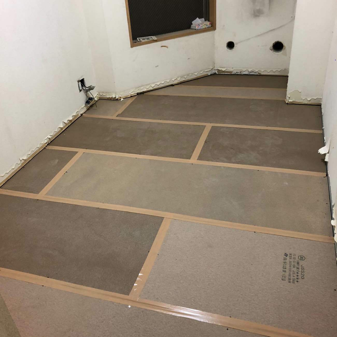 東京都品川区のマンションにて、置床工事を行いました。（フリーフロアCP）【秀和建工】