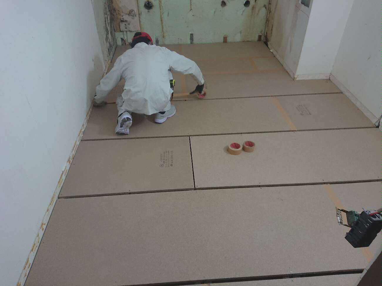 東京都八王子市のマンションにて、１day置床工事を行いました。（乾式二重床）【秀和建工】