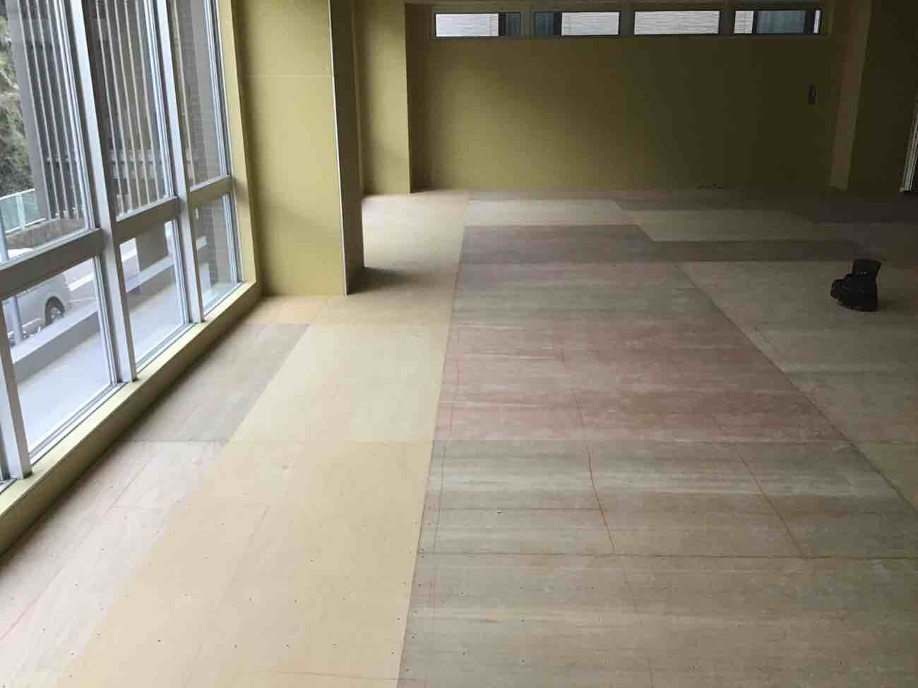 神奈川県川崎市多摩区の店舗にて、新装工事に伴う置床を行いました。（フリーフロアCP）【秀和建工】