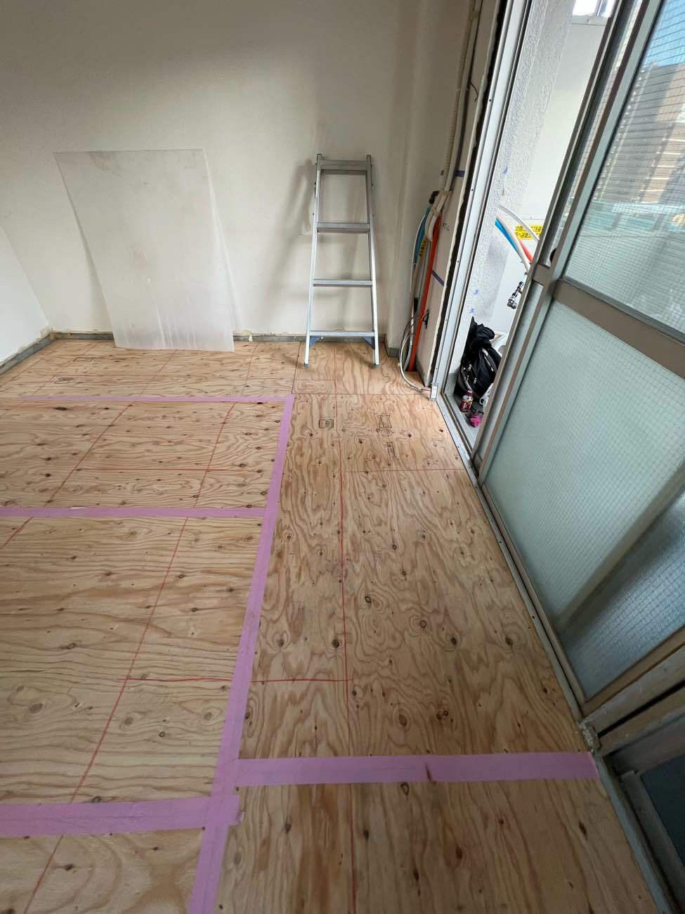 東京都港区のマンションにて、１day置床工事を行いました。（フリーフロアCP）【秀和建工】