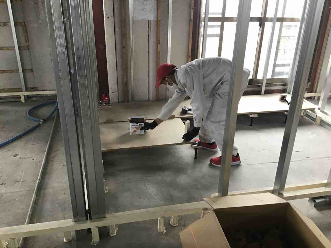 千葉県白井市のテナントにて、改修工事に伴う置床工事を行いました。（フリーフロアCP）【秀和建工】