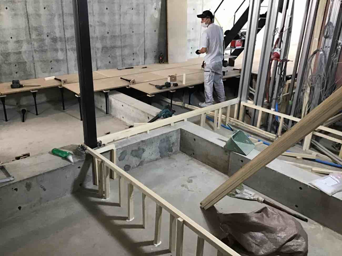 神奈川県鎌倉市の戸建住宅にて、新築工事に伴う置床工事を行いました。（乾式二重床）【秀和建工】