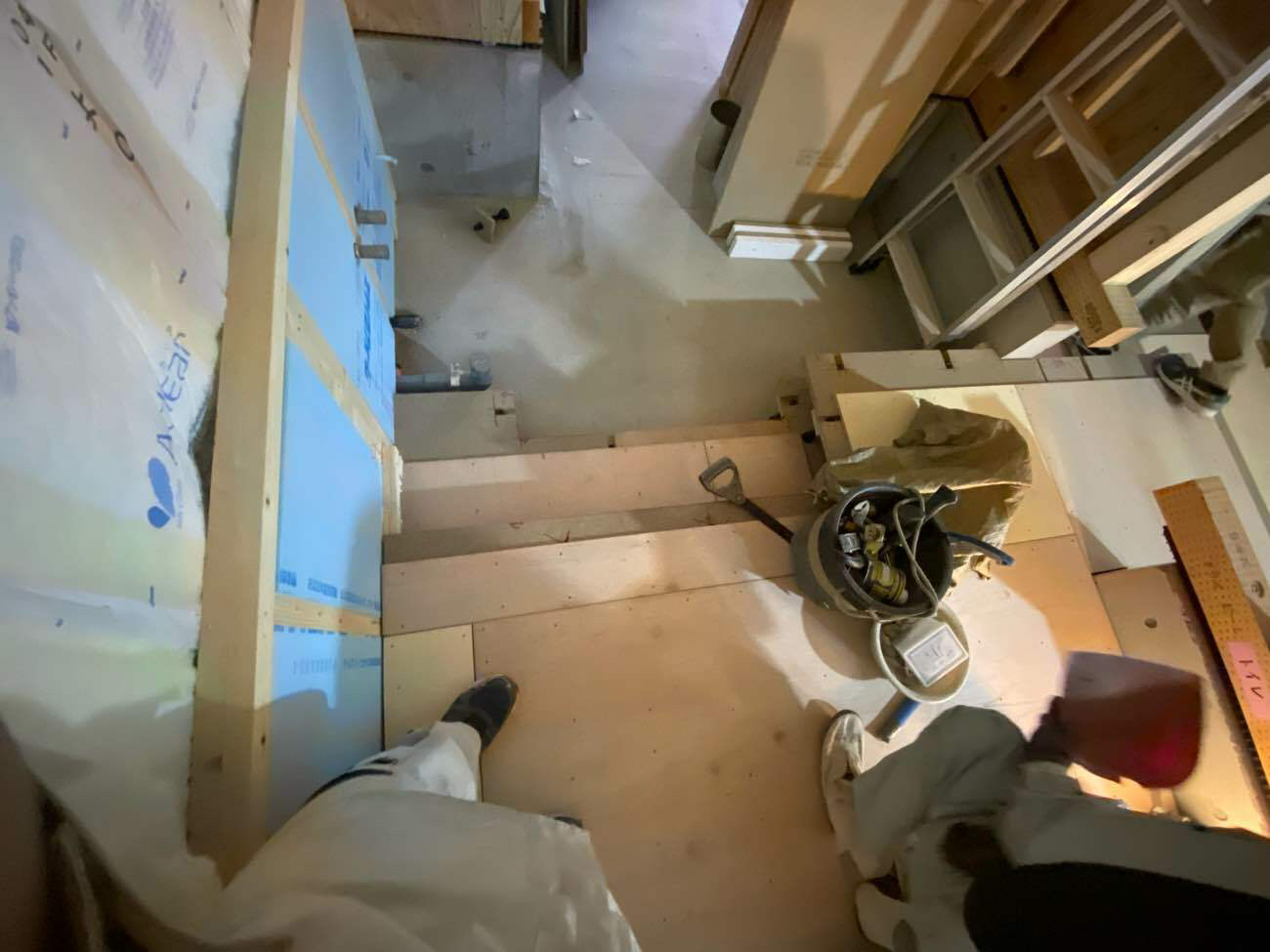 東京都江戸川区の戸建て住宅にて、置床工事を行いました。（フクビ化学工業フリーフロアEP）【秀和建工】