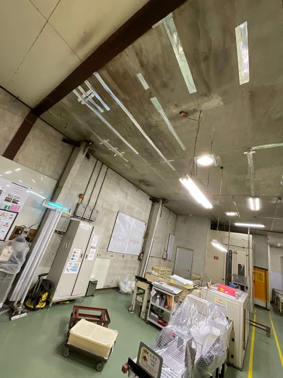 神奈川県茅ケ崎市の工場にて、天井の改修工事を行いました。（フクビ化学工業マルチスパン）【秀和建工】