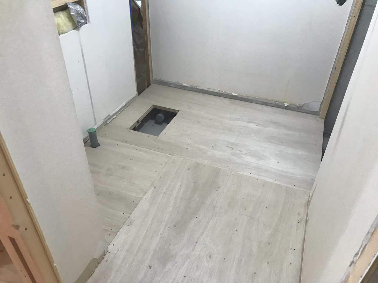 埼玉県草加市のマンションにて、１day置床工事を行いました。（フリーフロアCP）【秀和建工】
