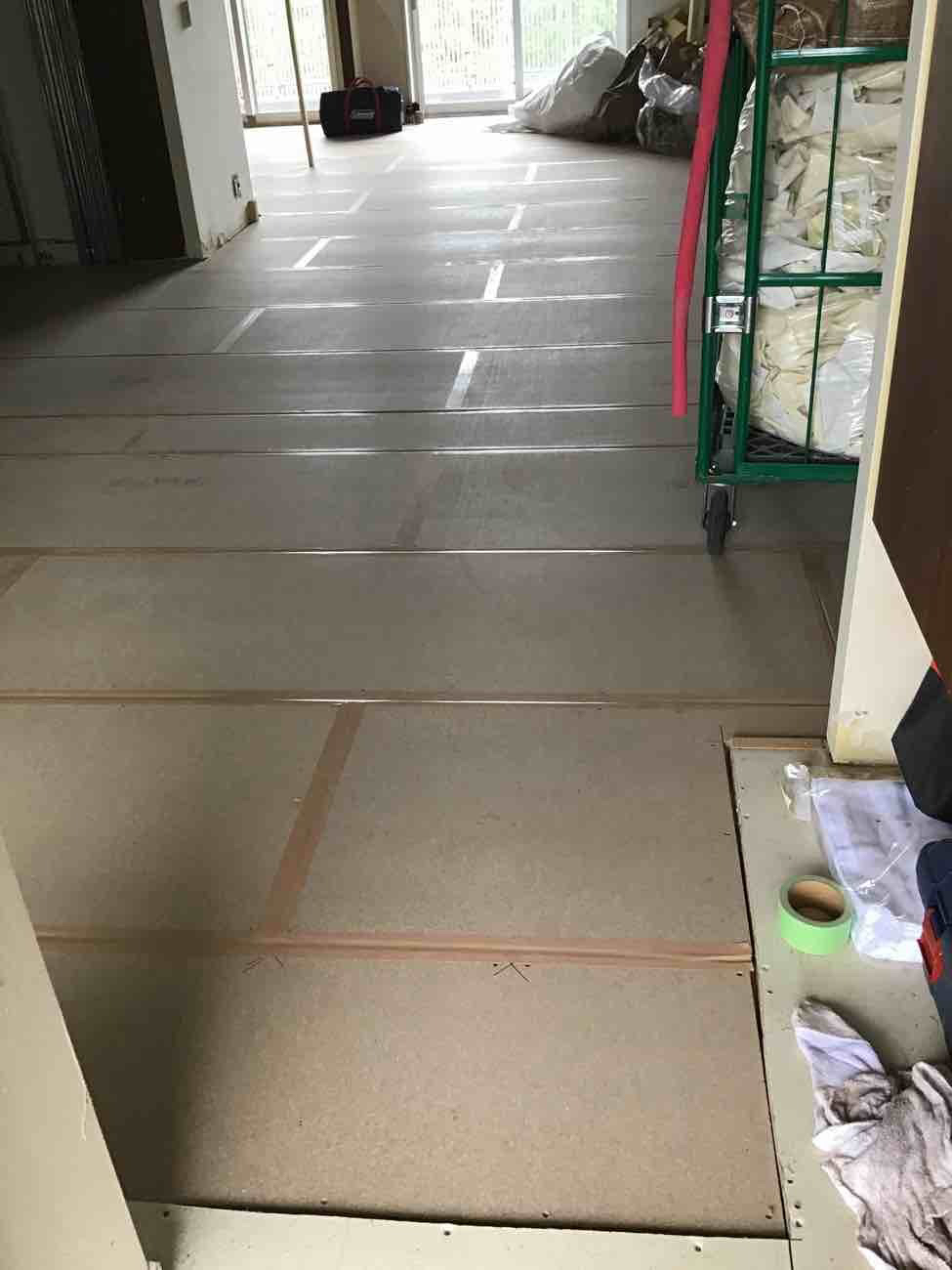 神奈川県三浦市のマンションにて、１day置床工事を行いました。（乾式二重床）【秀和建工】