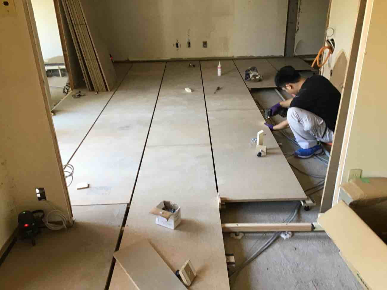 東京都立川市のマンションにて、１day置床工事を行いました。（乾式二重床）【秀和建工】