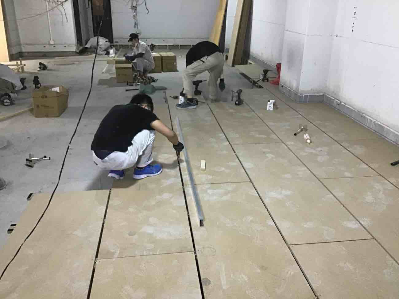 千葉県市川市の店舗にて、置床工事を行いました。（乾式二重床）【秀和建工】