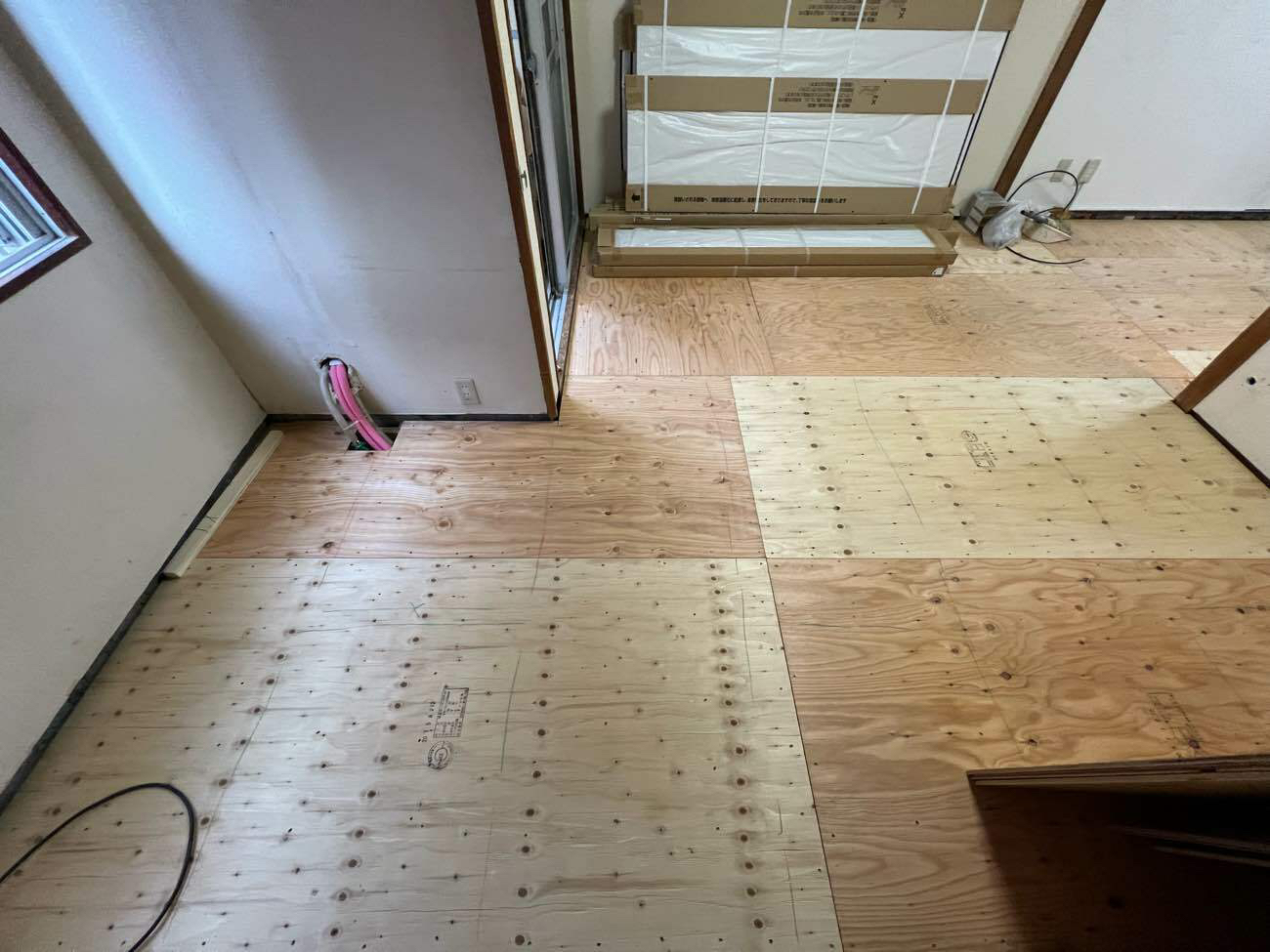 東京都台東区のマンションにて、置床工事を行いました。（フリーフロアCP）【秀和建工】