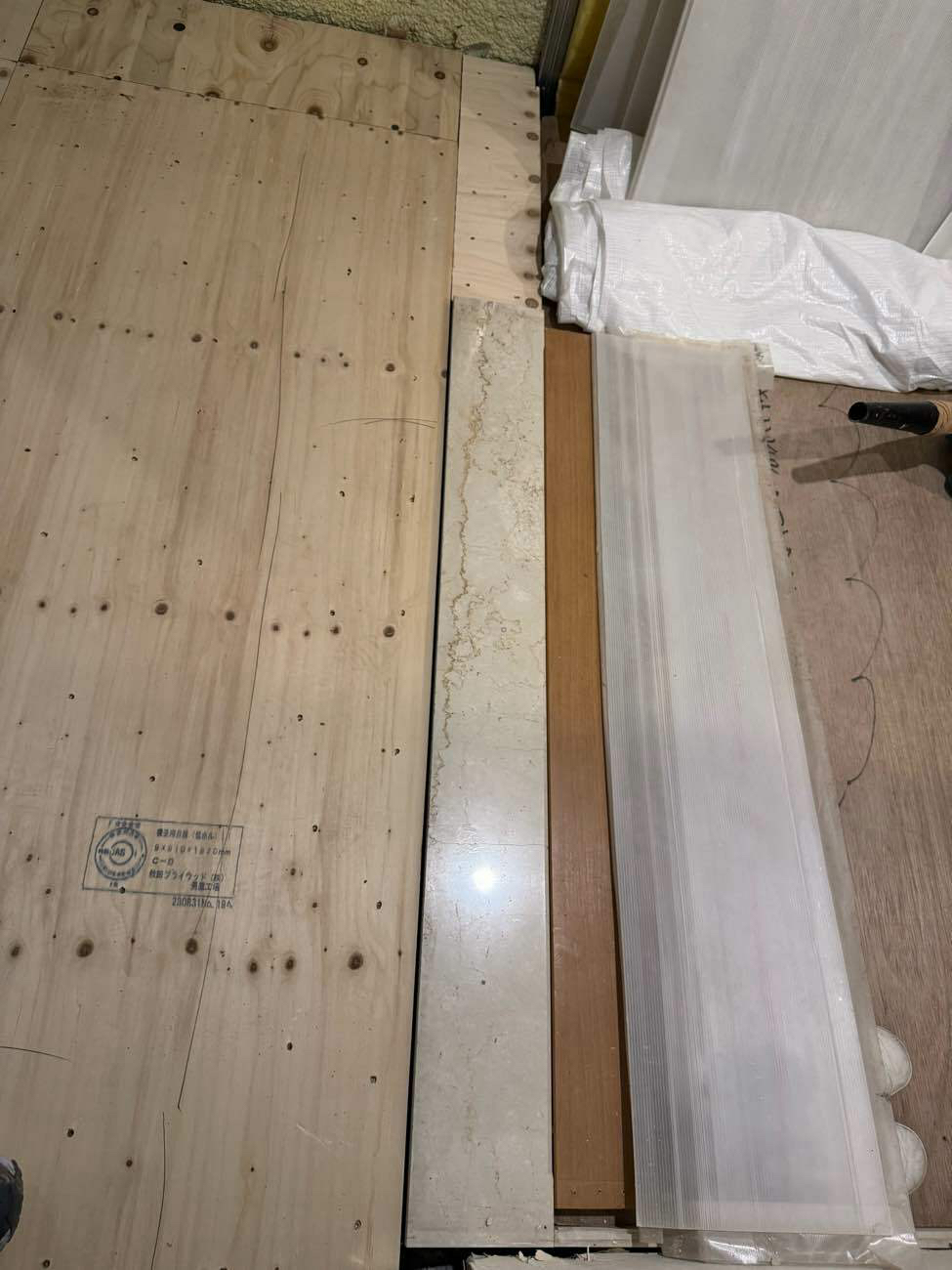東京都目黒区のマンションにて、１day置床工事を行いました。（乾式二重床）【秀和建工】