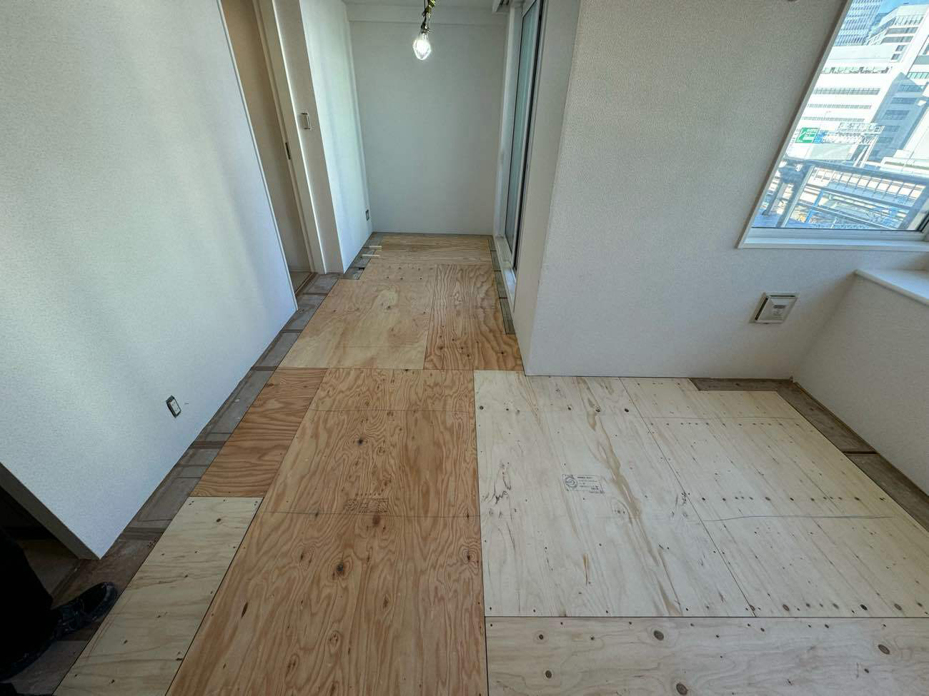 神奈川県横浜市西区のマンションにて、置床工事を行いました。（乾式二重床）【秀和建工】