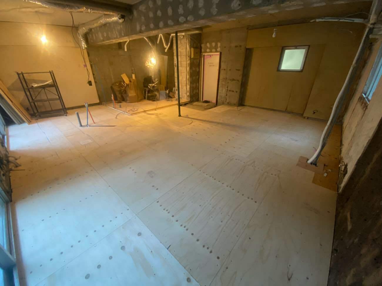 東京都目黒区のマンションにて、置床工事を行いました。（乾式二重床）【秀和建工】