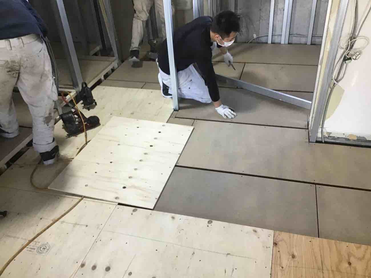 埼玉県蕨市のマンションにて、置床工事を行いました。（乾式二重床）【秀和建工】