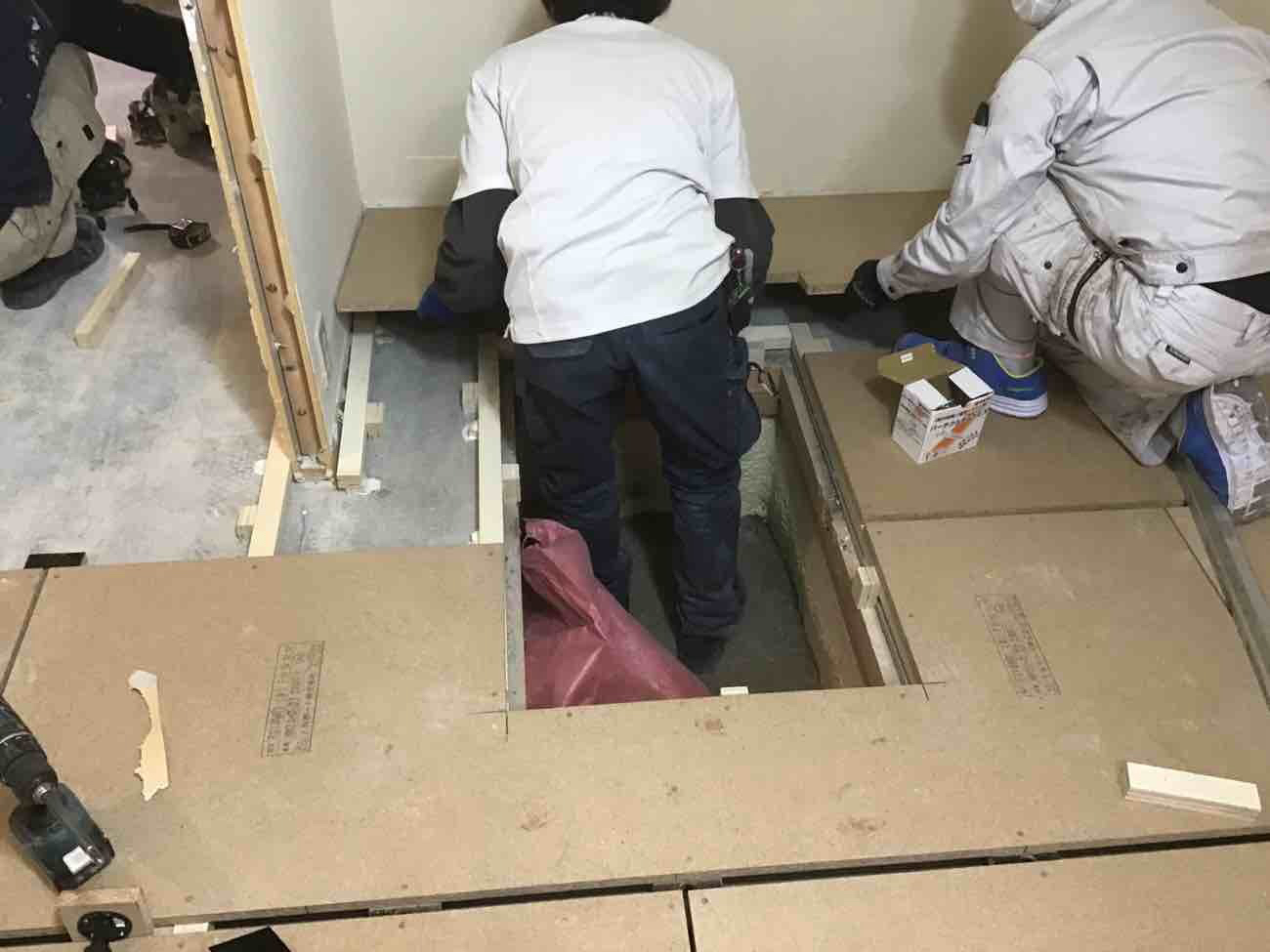 東京都練馬区のマンションにて、改修工事に伴う置床工事を行いました。（乾式二重床）【秀和建工】