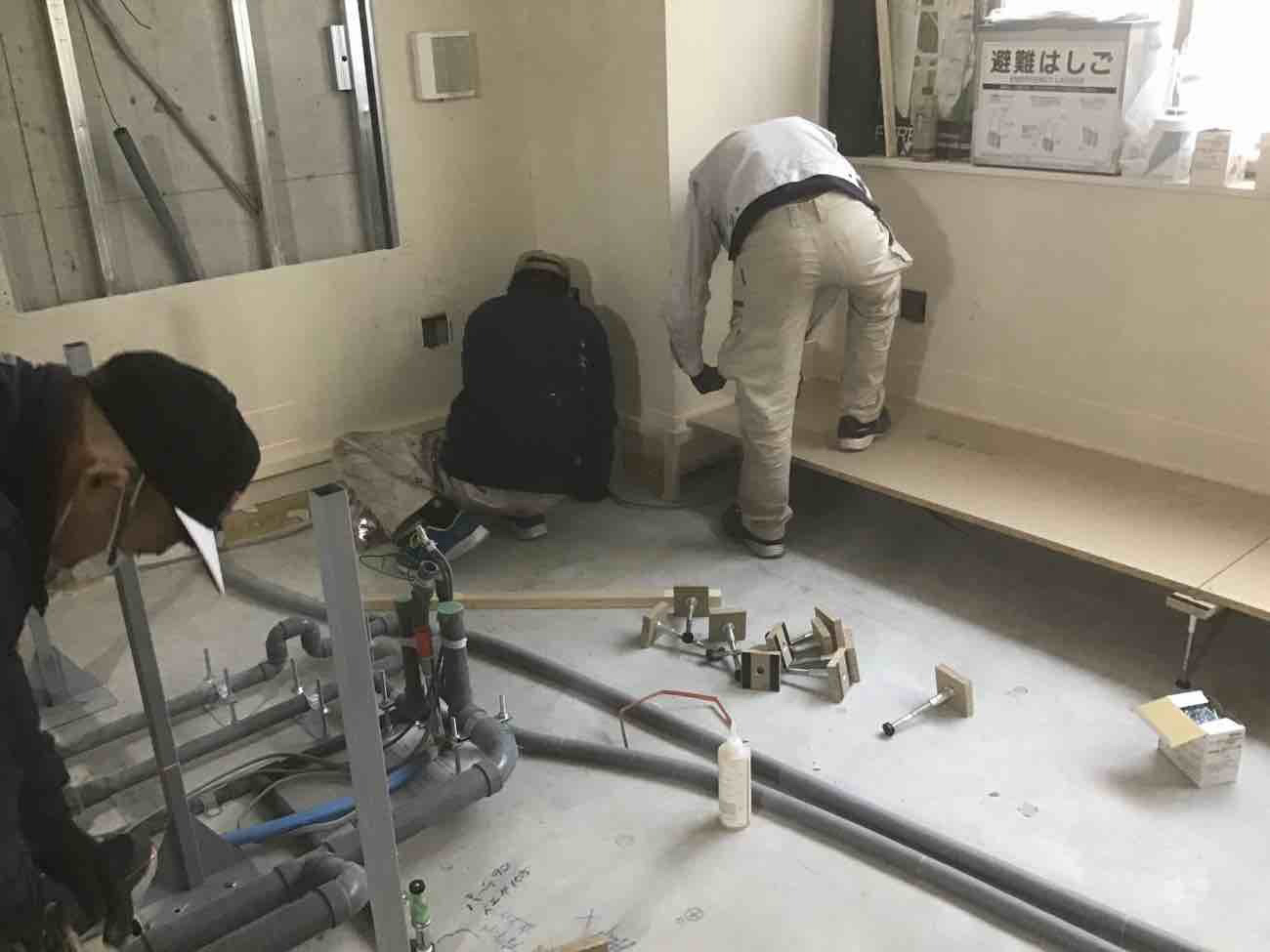横浜市戸塚区のクリニックにて、置床工事を行いました。（乾式二重床）【秀和建工】