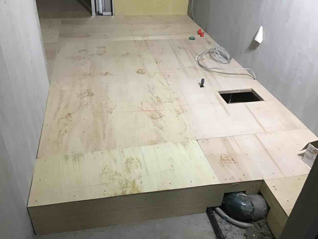 東京都豊島区のマンションにて、置床工事を行いました。（乾式二重床）【秀和建工】
