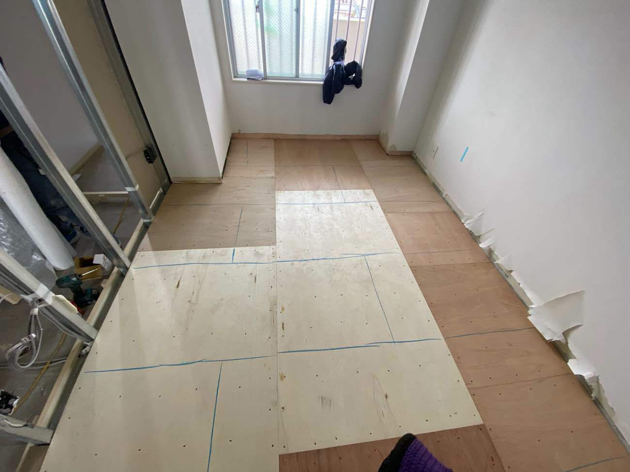 神奈川県厚木市のマンションにて、改修工事に伴う置床工事を行いました。（フリーフロアCP）【秀和建工】
