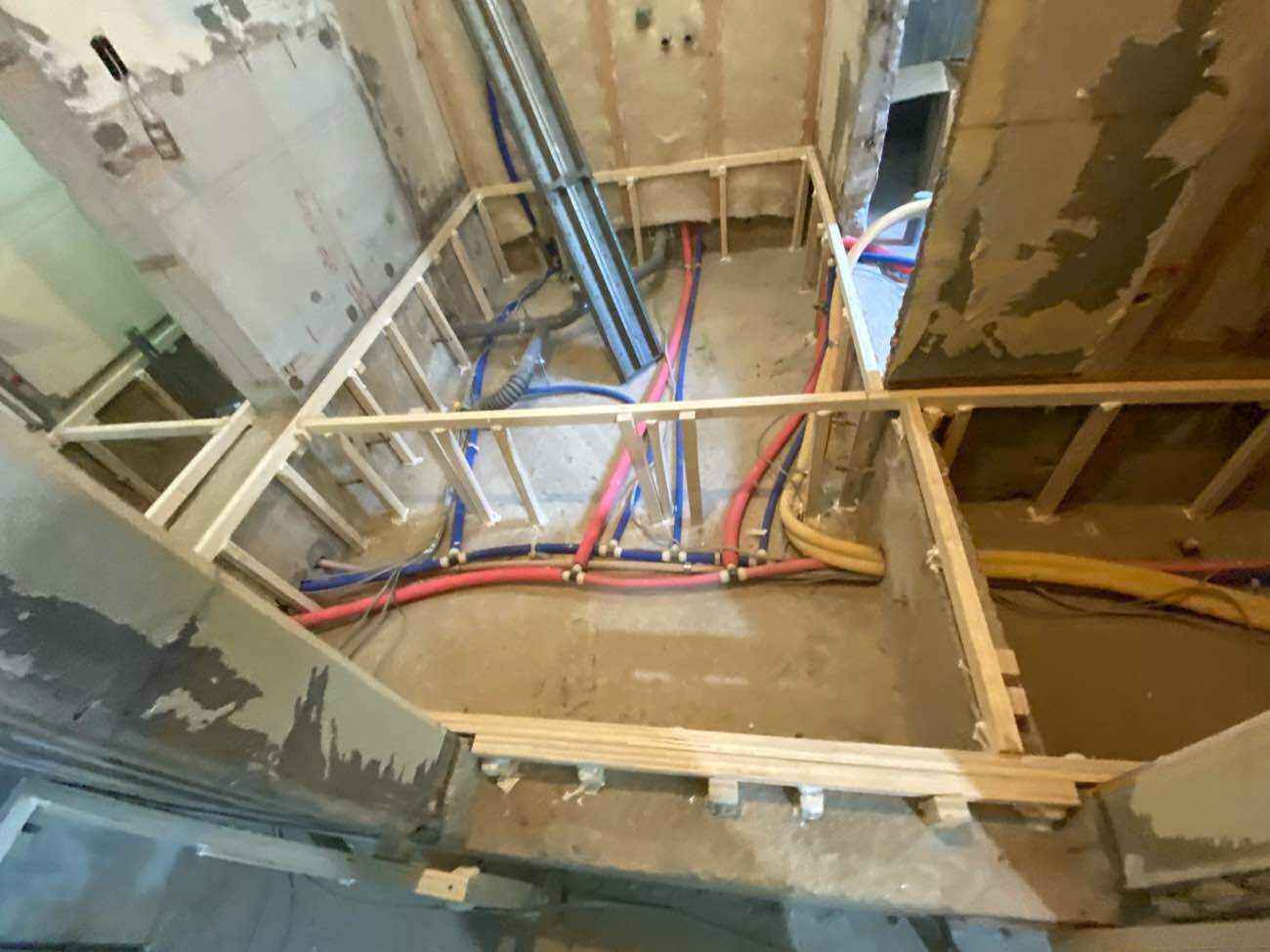 横浜市青葉区の戸建て住宅にて、置床工事を行いました。（乾式二重床）【秀和建工】