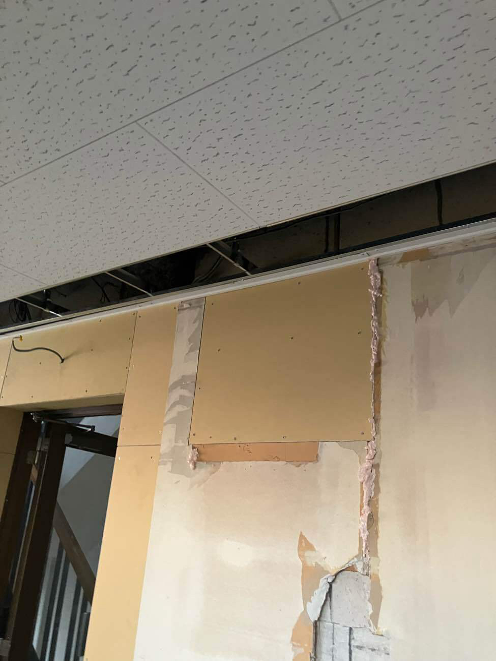 相模原市中央区のマンションにて、天井・壁工事を行いました。（LGS）【秀和建工】