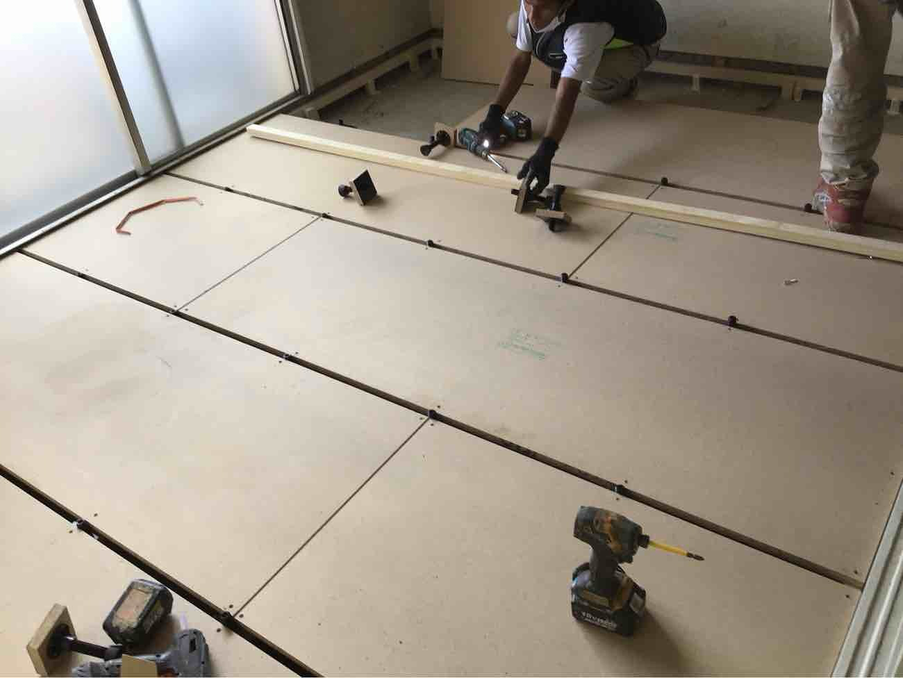 東京都板橋区のマンションにて、置床工事を行いました。（乾式二重床）【秀和建工】