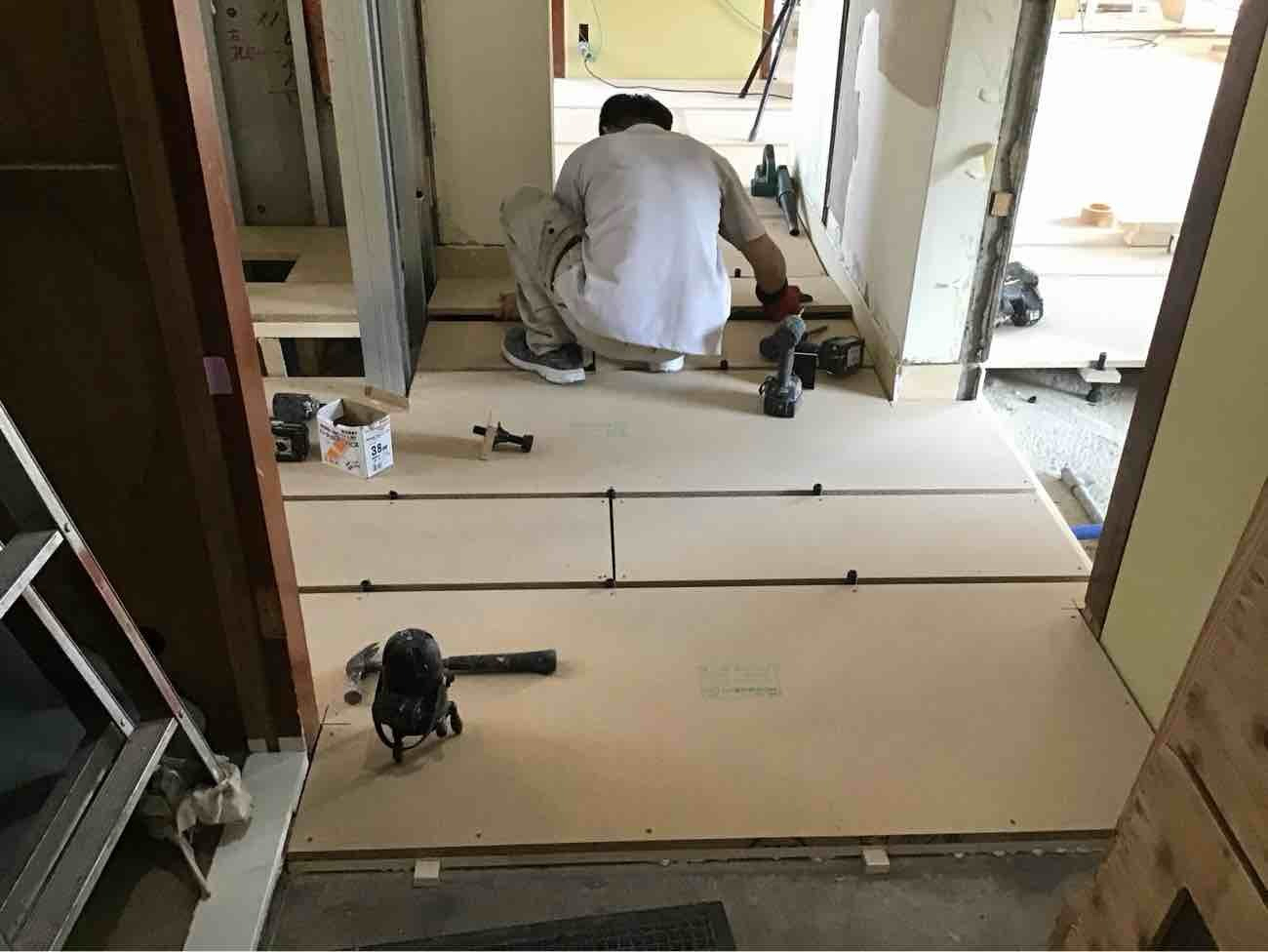 東京都板橋区のマンションにて、置床工事を行いました。（乾式二重床）【秀和建工】