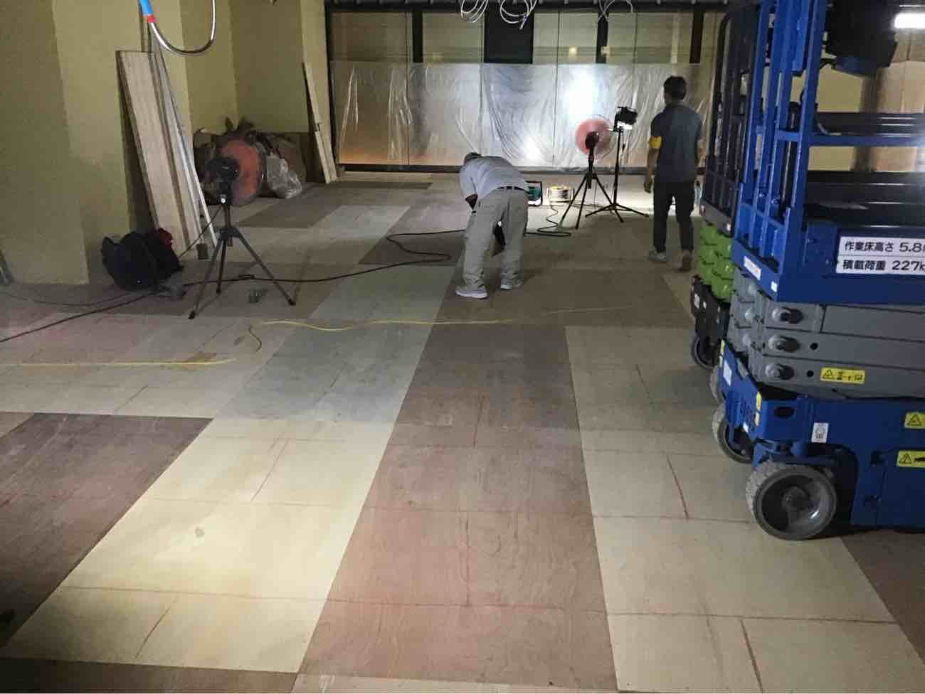 東京都中央区の店舗にて、置床工事を行いました。（センクシア、乾式二重床）【秀和建工】