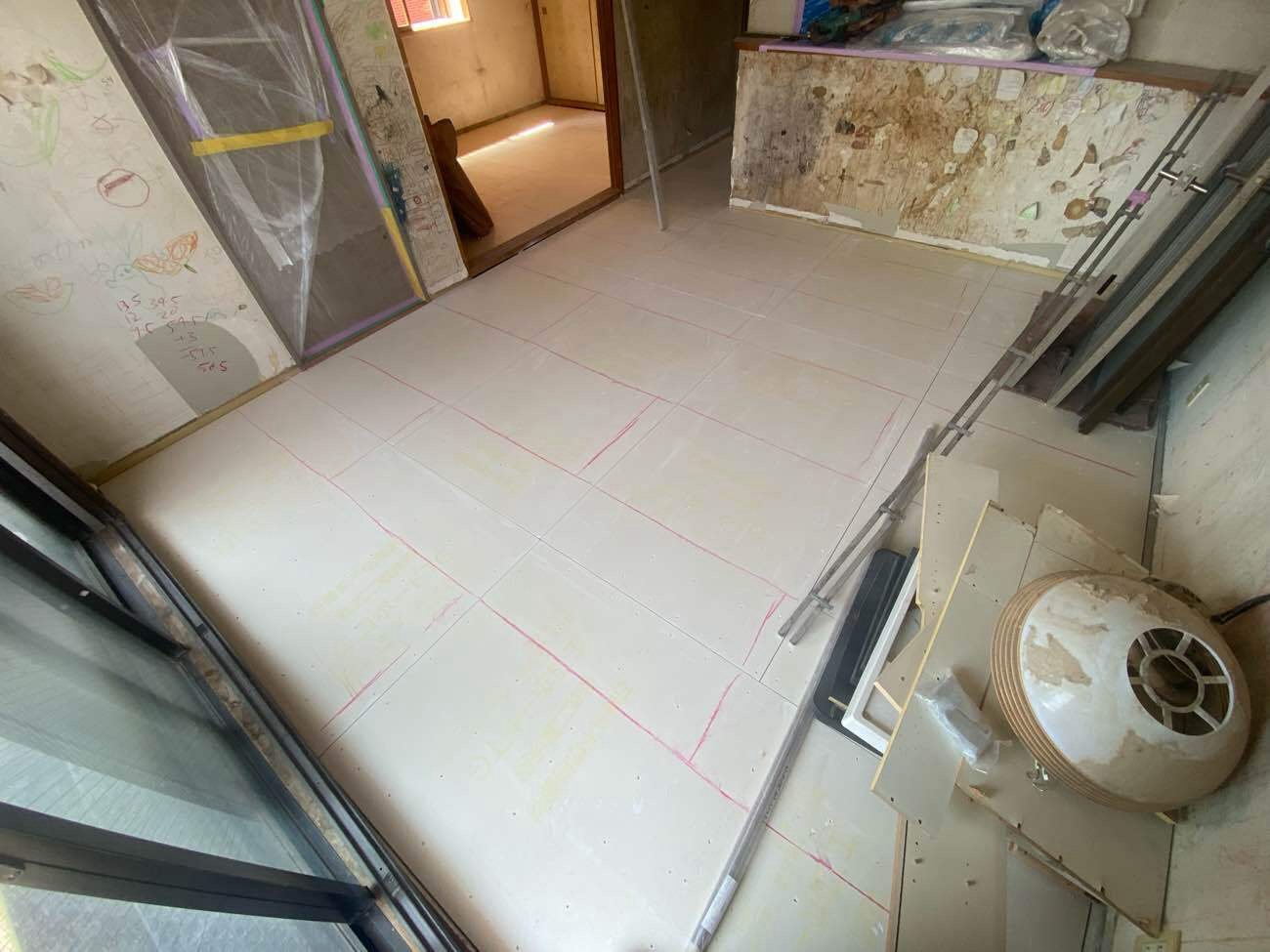 神奈川県平塚市のマンションにて、置床工事を行いました。（乾式二重床）【秀和建工】