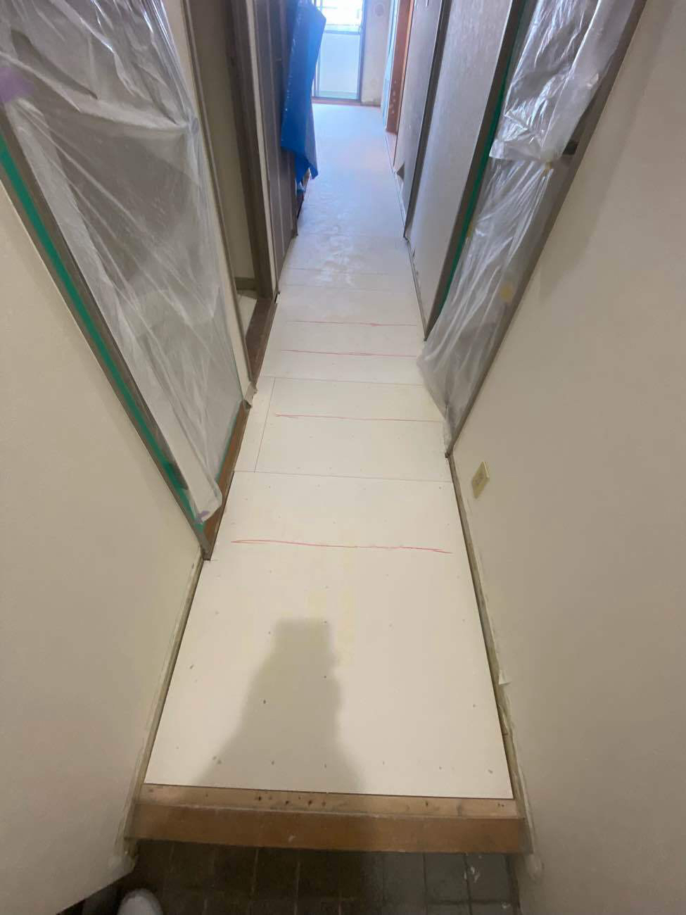 神奈川県平塚市のマンションにて、置床工事を行いました。（乾式二重床）【秀和建工】