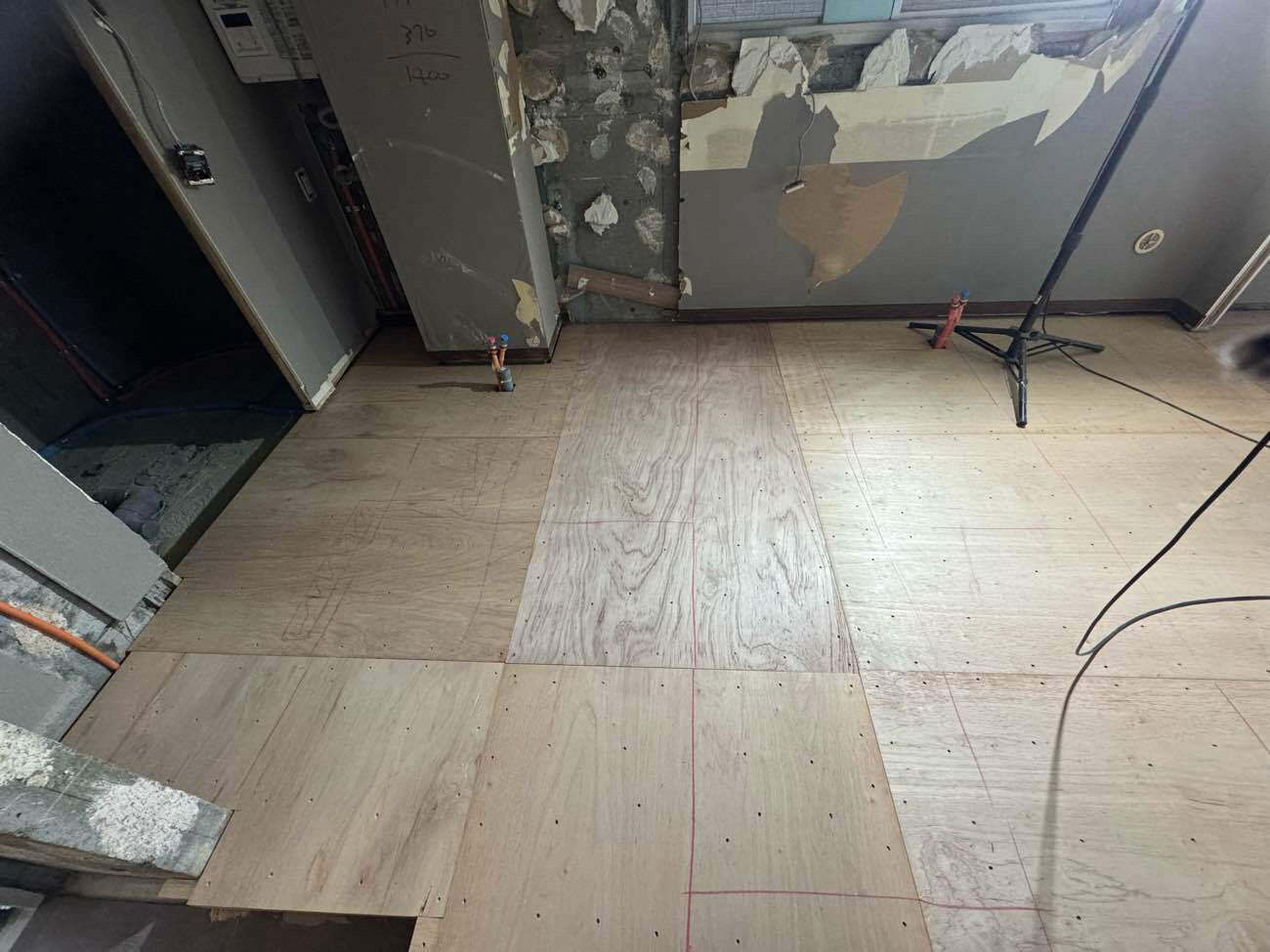 東京都中央区のマンションにて、置床工事を行いました。（乾式二重床）【秀和建工】