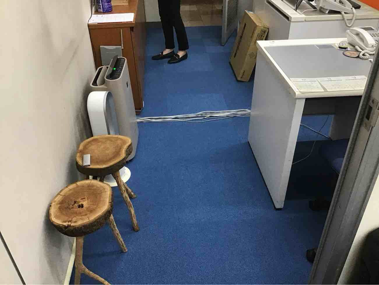 藤沢市南区の稼働中事務所にて、タイルカーペット張替工事を行いました。(TAJIMA製タイルカーペット481-283)【秀和建工】