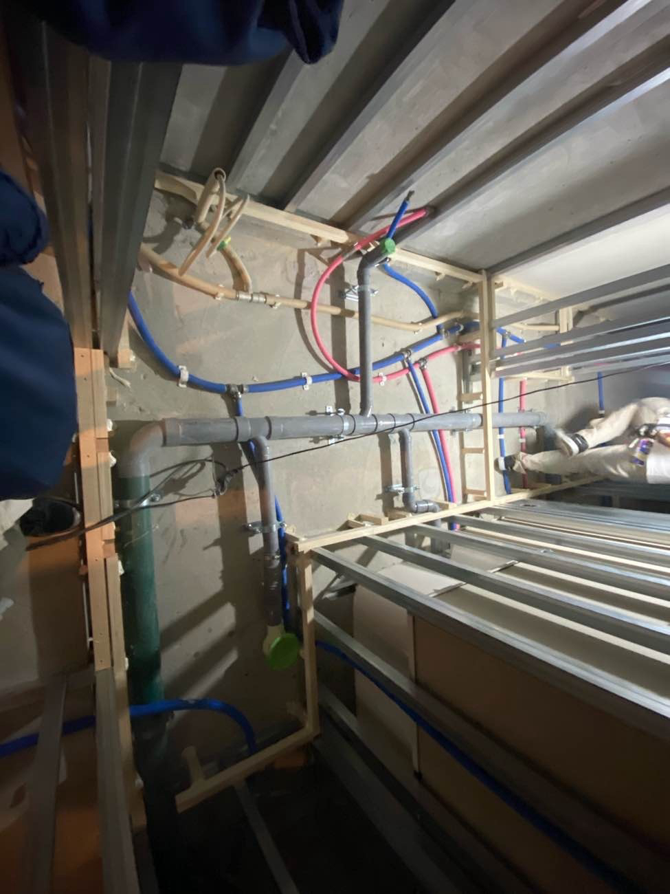 神奈川県平塚市にて、新築マンションの置床工事を行いました。（乾式二重床）【秀和建工】