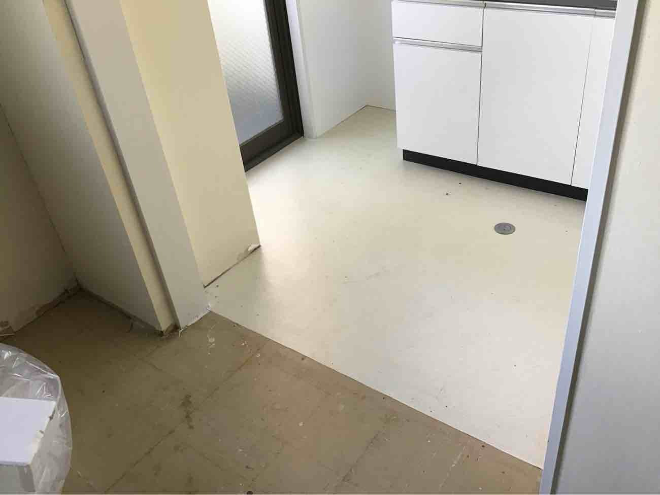 東京都文京区のオフィスにて、置床工事を行いました。（乾式二重床）【秀和建工】